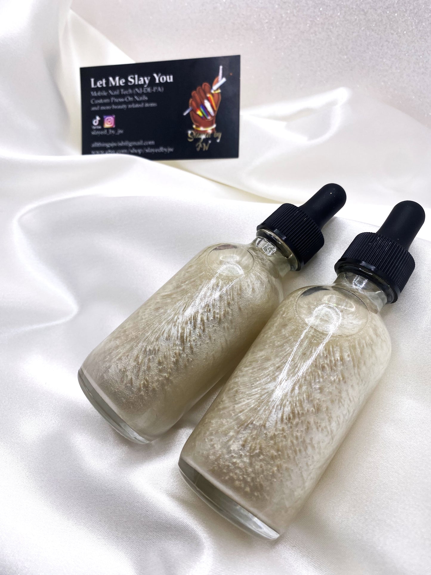 Sophia Estelle White Gold: Mother of Wisdom - A silky, smooth, ivory, white glitter oil that is guaranteed to give you a beautiful, subtle glow.